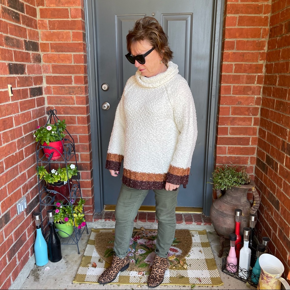Cream Color Block Confetti Turtle Neck Soft & Cozy Sweater S M L NWT